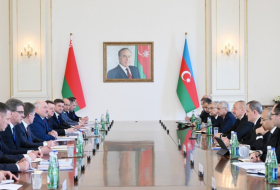  Erweitertes Treffen zwischen Ilham Aliyev und Alexander Lukaschenko beginnt 