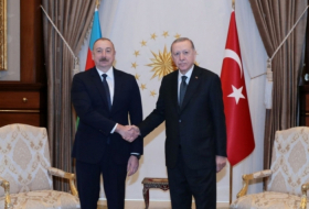  Präsidenten von Aserbaidschan und der Türkei besprechen bilaterale Beziehungen  