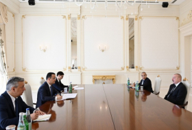   Präsident Ilham Aliyev empfing den Minister für Investitionen, Industrie und Handel Usbekistans  
