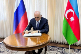   Stellvertretender Premierminister Aserbaidschans kondolierte in der russischen Botschaft  