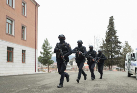   Aserbaidschanische Polizei befreit Chankendi erfolgreich von armenischen Waffen –   FOTOS/VIDEO    