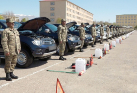   Kombinierte Waffenarmee führt technische Inspektion von Fahrzeugen durch  