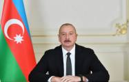  Deutscher Bundeskanzler begrüßt den Präsidenten Aserbaidschans 