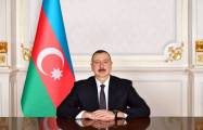   Präsident Aliyev und First Lady Mehriban Aliyeva nehmen an der Eröffnung der Crescent Mall teil  