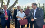   Weitere 24 in die aserbaidschanische Stadt Chodschali umgesiedelte Familien erhalten Hausschlüssel  