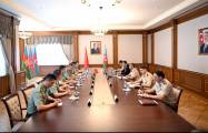   Aserbaidschanischer Verteidigungsminister trifft sich mit chinesischer Militärdelegation  