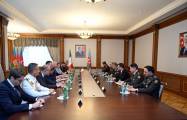   Aserbaidschan und Italien erörtern Perspektiven für die Entwicklung der militärisch-technischen Zusammenarbeit  