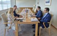   Aserbaidschans stellvertretender Außenminister hält Treffen in Kroatien ab  