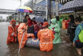 Überschwemmungen in Jakarta -Tausende Häuser unter Wasser