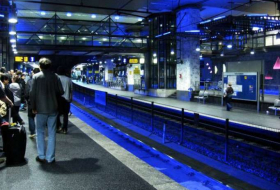 Essener U-Bahn: Männer attackieren 17-Jährige hinterrücks - VIDEO