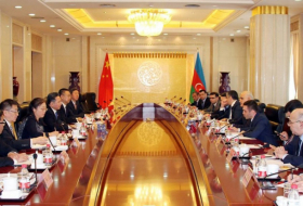  Aserbaidschanische Delegation zu Besuch in China 
