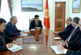  Kirgisistan misst dem Ausbau der Zusammenarbeit mit Aserbaidschan in allen Bereichen große Bedeutung bei 