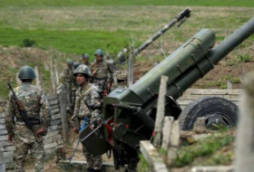  In Karabach führen Armenier Militärübungen durch 