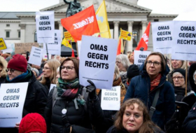 Protest gegen Rechts: Rund 5000 Menschen gehen in München auf die Straße