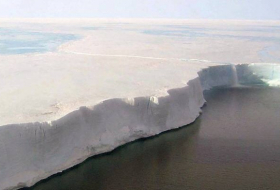 Enormer Eisberg im Südatlantik bricht weiter auseinander