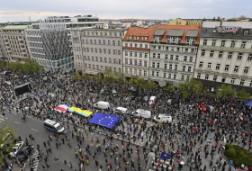 Tausende Prager protestieren gegen Zeman
