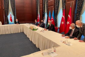   Regierungsparteien von Aserbaidschan und Türkei unterzeichnen Absichtserklärung  
