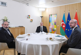   Charles Michel wird sich mit der Staats- und Regierungschefs von Aserbaidschan und Armenien treffen  