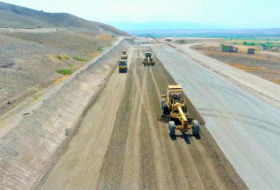 Aserbaidschan spricht über die Inspektion von Straßenbauarbeiten in befreiten Ländern