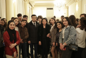   Präsidentin von Georgien traf sich mit aserbaidschanischen Jugendlichen  