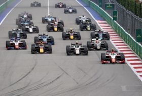   Hauptrennen der Formel 2 beginnt in Baku  