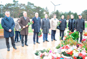   Aserbaidschanischer Gesundheitsminister ehrt das Andenken an medizinisches Personal, das im Zweiten Karabach-Krieg starb  