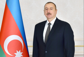   Präsident Ilham Aliyev gratuliert dem palästinensischen Präsidenten Mahmud Abbas  