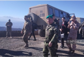   Militärattachés des Auslands besuchten die Minenfelder auf der Höhe von Saribaba  