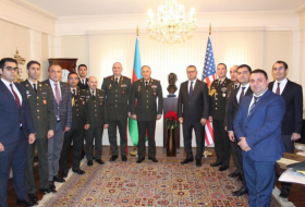  Generalstabschef der aserbaidschanischen Armee besucht die Botschaft des Landes in den USA 