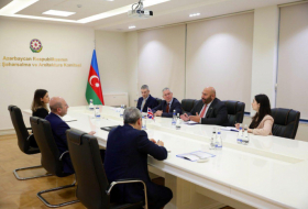   Aserbaidschan und Großbritannien diskutieren Fragen der Stadtplanung  