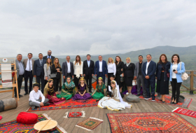   Mitglieder des in Aserbaidschan akkreditierten diplomatischen Korps schließen ihren Besuch in Latschin ab  