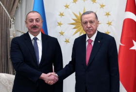  Recep Tayyip Erdogan gratuliert dem Präsidenten Aserbaidschans zum Unabhängigkeitstag 