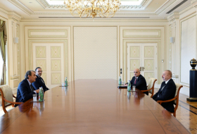   Präsident Ilham Aliyev empfängt Mitbegründer von CVC Capital Partners  