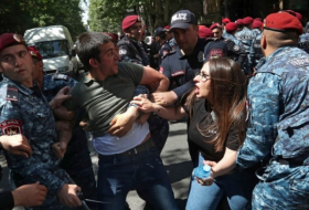   Armenische Polizei warnte die Demonstranten vor ihrer Bereitschaft, besondere Mittel einzusetzen  