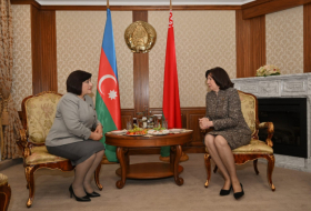   Parlamentssprecherin von Aserbaidschan besucht Belarus  
