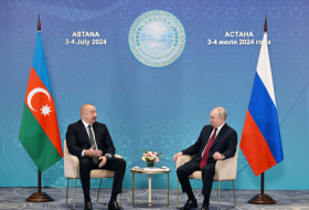   Präsident Ilham Aliyev und Präsident Vladimir Putin treffen sich in Astana  