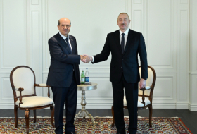   Präsident Ilham Aliyev empfängt den Präsidenten der TRNZ in Schuscha  