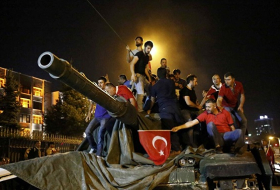Türkei:Regierung nimmt 1563 Militärangehörige fest  - Aktualisiert