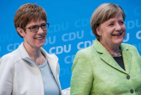Was Merkel von AKK noch lernen kann