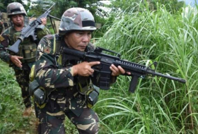 Rebellen stürmen Dörfer und Schulen in Philippinen