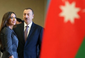 Ilham Aliyev mit seiner Ehefrau an der ISESCO-Generalkonferenz