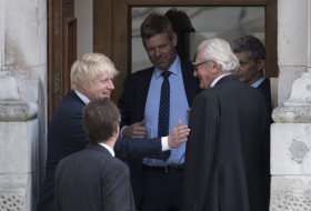 Flugzeug von Boris Johnson muss auf dem Weg nach Brüssel notlanden