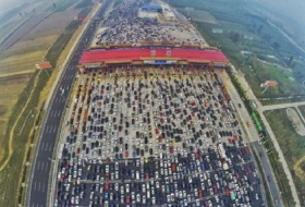 50-spuriger Stau legt Autobahn in China lahm