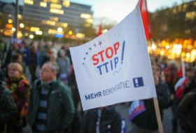 Stop TTIP überreicht drei Millionen Unterschriften