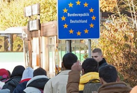 CSU will Flüchtlinge ohne Pass an Grenze abweisen