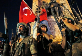 Putschversuch: Türkische Soldaten flüchten per Hubschrauber nach Griechenland