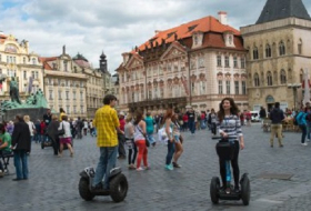 Gefährliche Stehroller: Prag verbannt Segways aus dem Stadtzentrum