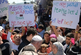 Papst nahm drei syrische Familien von Lesbos in den Vatikan mit