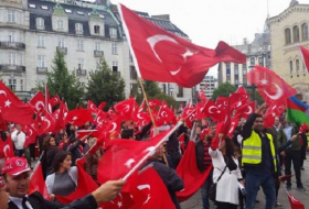 Türken in Norwegen demonstrieren gegen FETÖ