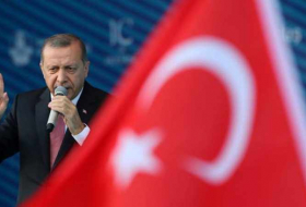 Über 55 Millionen türkische Staatsbürger stimmen im historischen Referendum ab